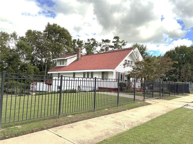 3525 Flora Avenue, Kansas City, MO 64109