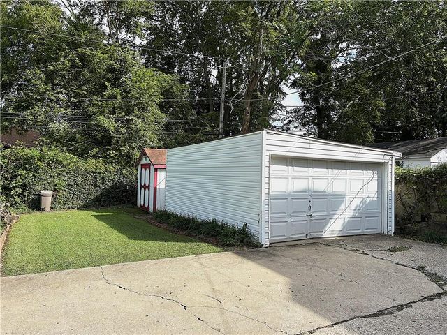 3525 Flora Avenue, Kansas City, MO 64109