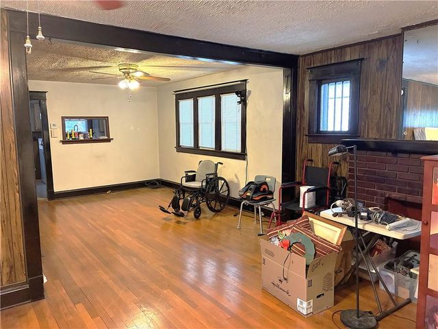 3525 Flora Avenue, Kansas City, MO 64109