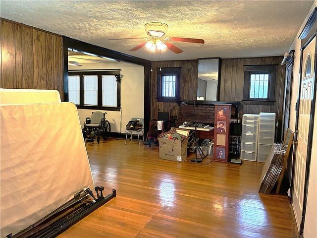 3525 Flora Avenue, Kansas City, MO 64109