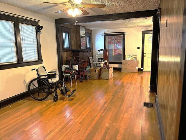 3525 Flora Avenue, Kansas City, MO 64109