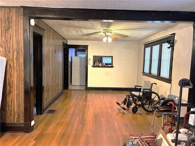 3525 Flora Avenue, Kansas City, MO 64109