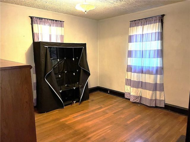 3525 Flora Avenue, Kansas City, MO 64109