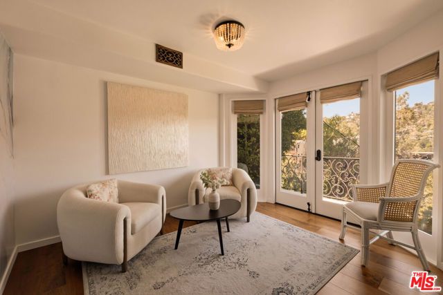 8148 Mannix Drive, Los Angeles, CA 90046