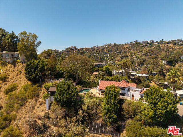 8148 Mannix Drive, Los Angeles, CA 90046