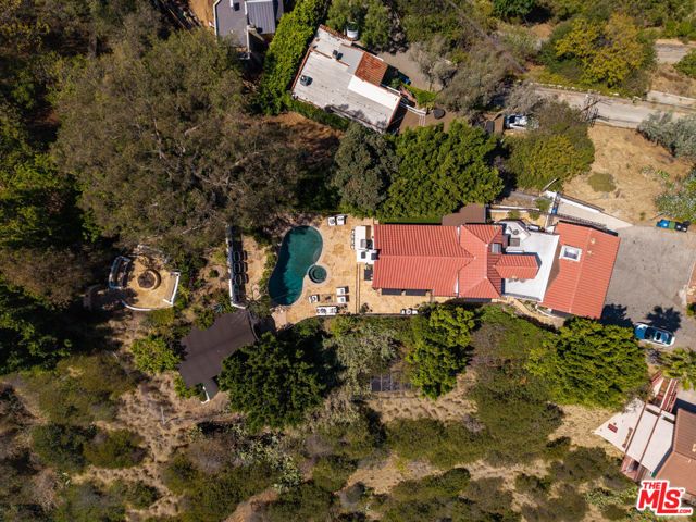 8148 Mannix Drive, Los Angeles, CA 90046