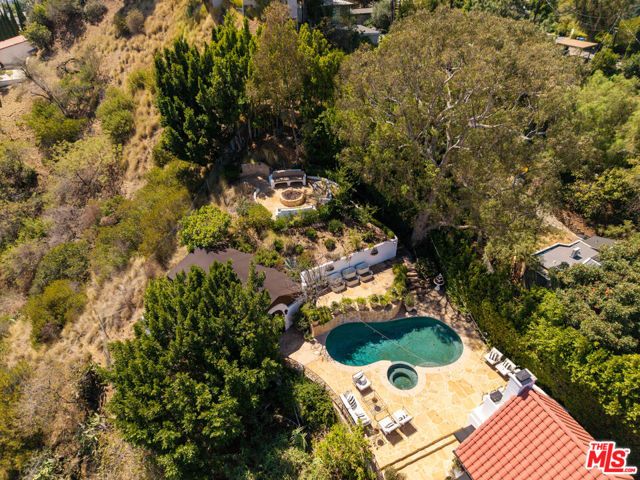 8148 Mannix Drive, Los Angeles, CA 90046