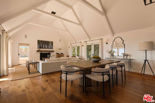 8148 Mannix Drive, Los Angeles, CA 90046