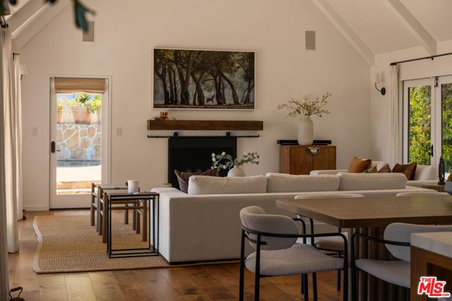 8148 Mannix Drive, Los Angeles, CA 90046