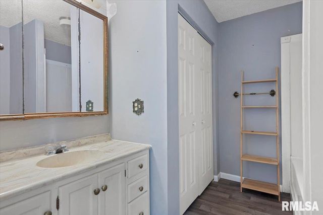 1224 N RUTLEDGE Street, Springfield, IL 62702