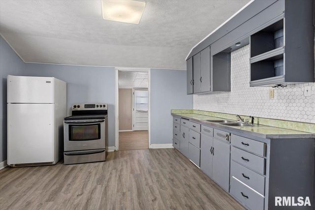 1224 N RUTLEDGE Street, Springfield, IL 62702