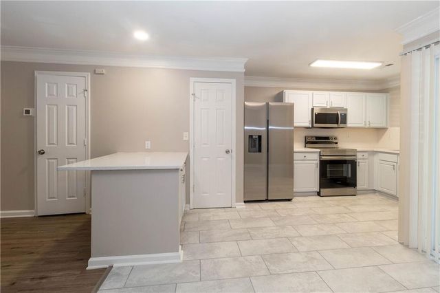 745 Crestwell SW Circle, Atlanta, GA 30331