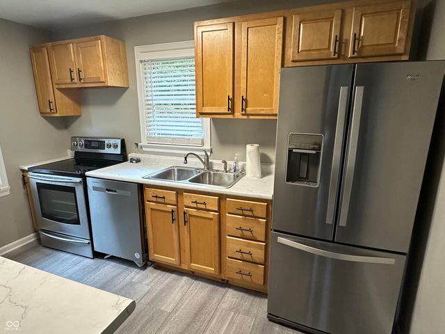 8725 Crawfordsville Road, Indianapolis, IN 46234