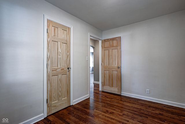 8725 Crawfordsville Road, Indianapolis, IN 46234