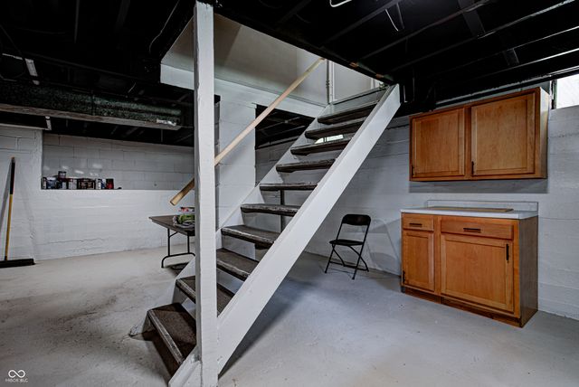 8725 Crawfordsville Road, Indianapolis, IN 46234