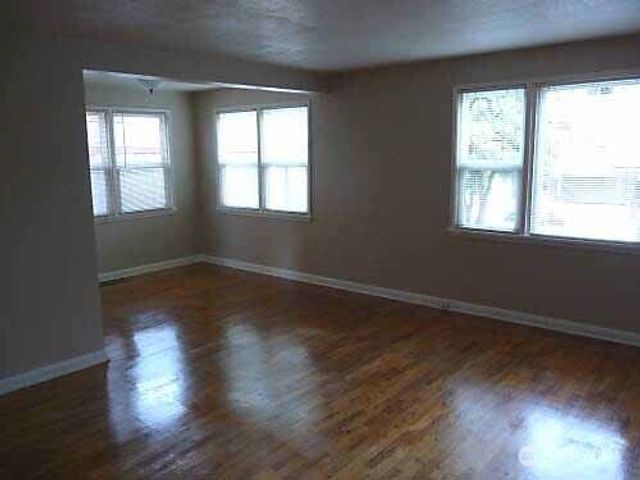 8001 Densmore Avenue N, Seattle, WA 98103