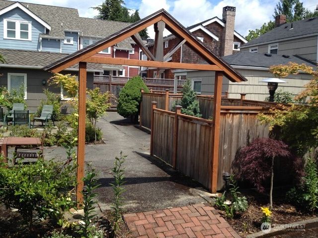 8001 Densmore Avenue N, Seattle, WA 98103