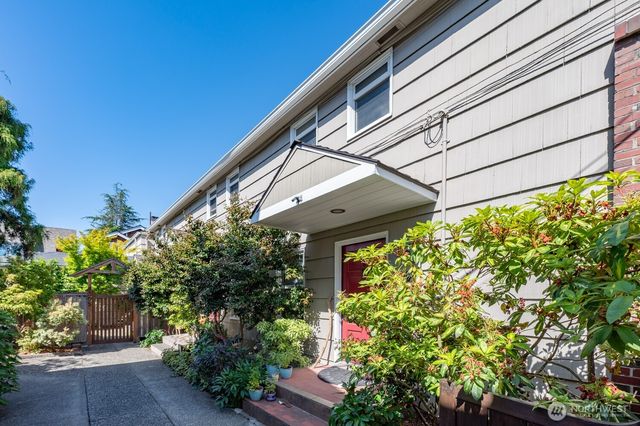 8001 Densmore Avenue N, Seattle, WA 98103