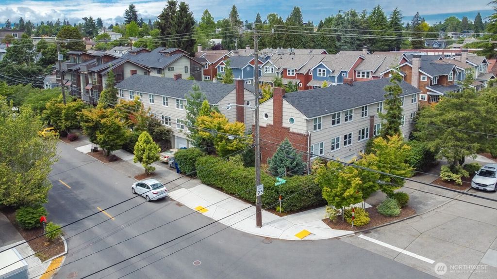 8001 Densmore Avenue N, Seattle, WA 98103