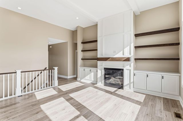 2975 Colfax Street, Douglas Vllg, MI 49408