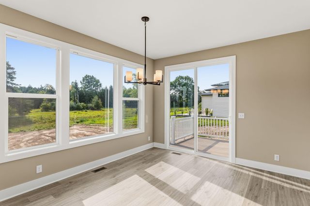 2975 Colfax Street, Douglas Vllg, MI 49408