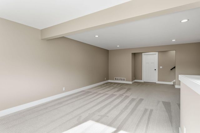 2975 Colfax Street, Douglas Vllg, MI 49408