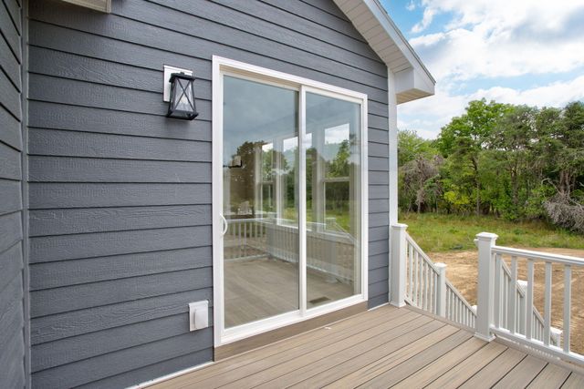 2975 Colfax Street, Douglas Vllg, MI 49408
