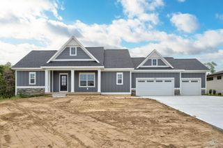 2975 Colfax Street, Douglas Vllg, MI 49408