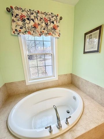 7 Augustus Ct 1013, Reading, MA 01867