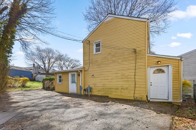 15 Henry Street, Greenwich, CT 06830