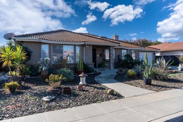 2352 Frederick Way, Madera, CA 93637