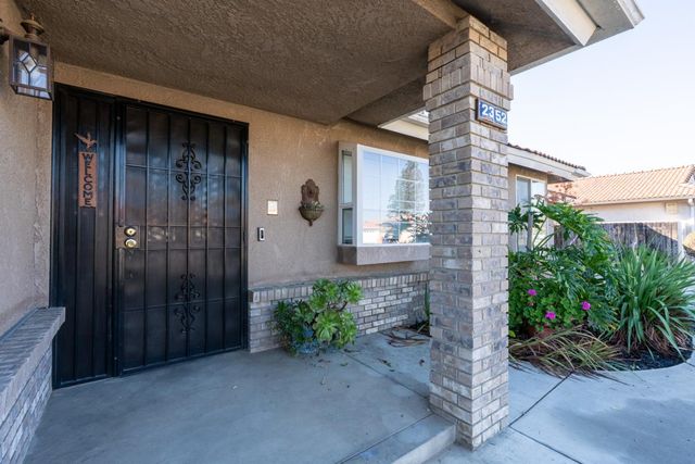 2352 Frederick Way, Madera, CA 93637
