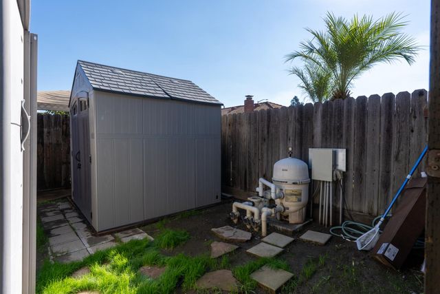 2352 Frederick Way, Madera, CA 93637