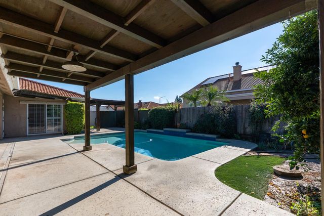 2352 Frederick Way, Madera, CA 93637