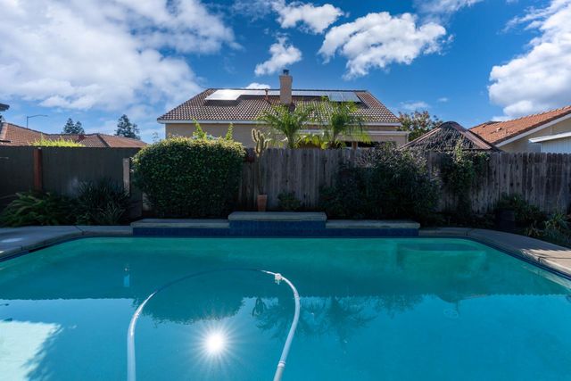 2352 Frederick Way, Madera, CA 93637