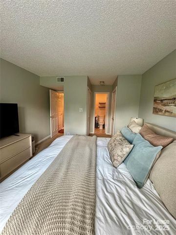 9410 S Vicksburg Park Court, Charlotte, NC 28210