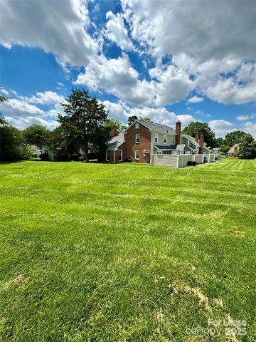 9410 S Vicksburg Park Court, Charlotte, NC 28210