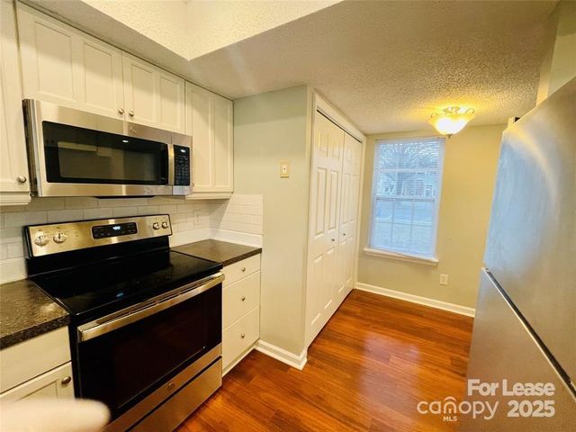 9410 S Vicksburg Park Court, Charlotte, NC 28210