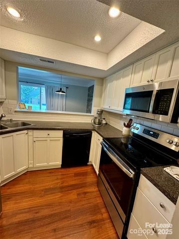 9410 S Vicksburg Park Court, Charlotte, NC 28210