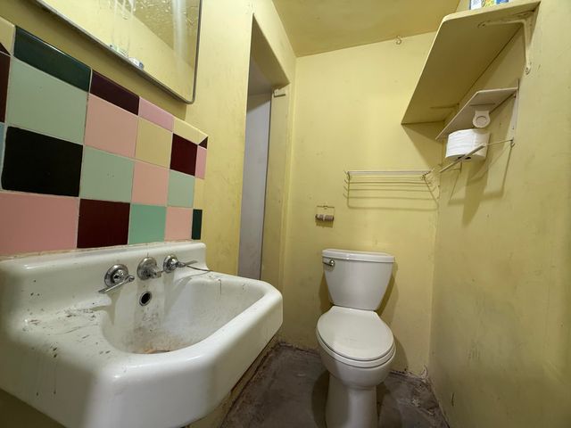 6820 CA-273, Anderson, CA 96007