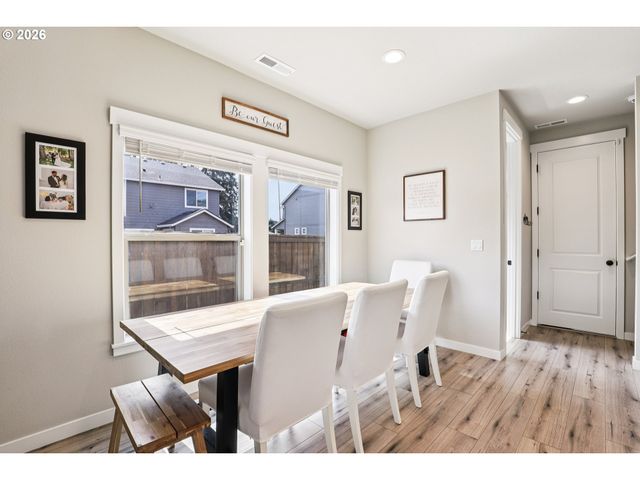 11489 Se PLEASANT VALLEY Pkwy, Happy Valley, OR 97086