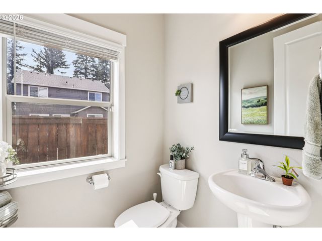 11489 Se PLEASANT VALLEY Pkwy, Happy Valley, OR 97086