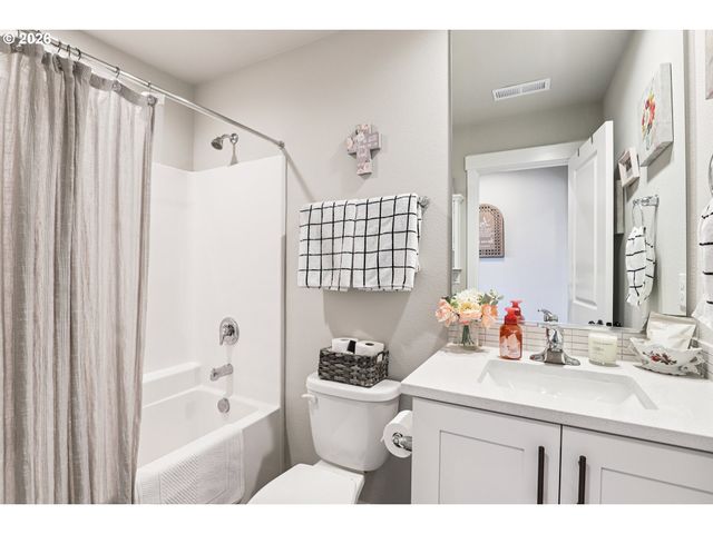 11489 Se PLEASANT VALLEY Pkwy, Happy Valley, OR 97086