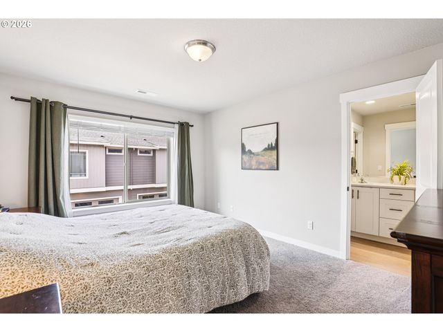 11489 Se PLEASANT VALLEY Pkwy, Happy Valley, OR 97086