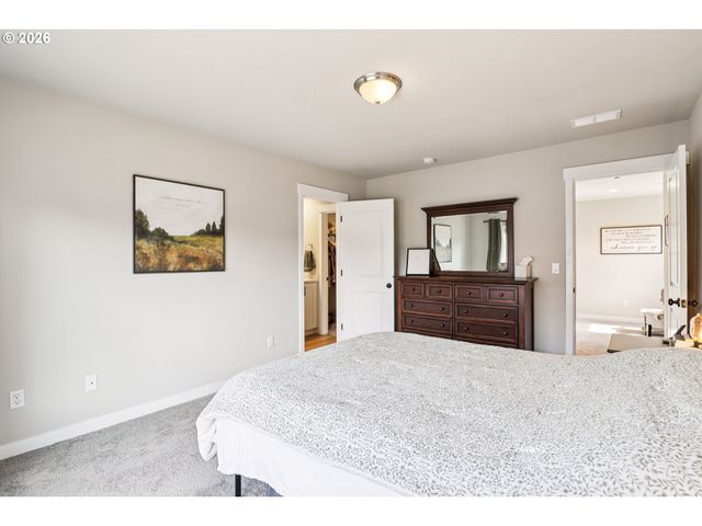 11489 Se PLEASANT VALLEY Pkwy, Happy Valley, OR 97086