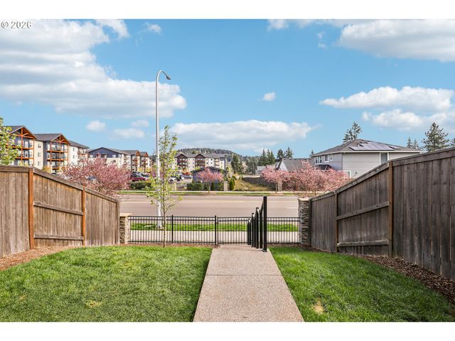 11489 Se PLEASANT VALLEY Pkwy, Happy Valley, OR 97086