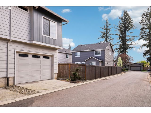 11489 Se PLEASANT VALLEY Pkwy, Happy Valley, OR 97086