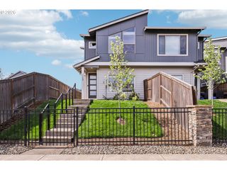 11489 Se PLEASANT VALLEY Pkwy, Happy Valley, OR 97086