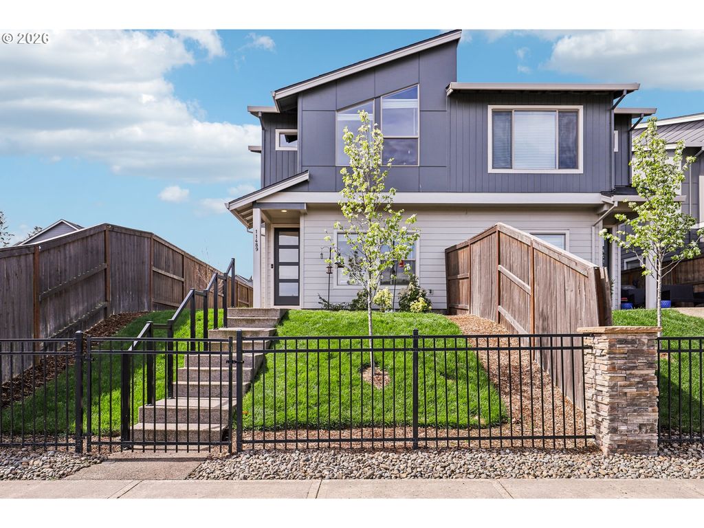 11489 Se PLEASANT VALLEY Pkwy, Happy Valley, OR 97086