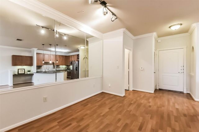 1711 Old Spanish Trail 426, Houston, TX 77054